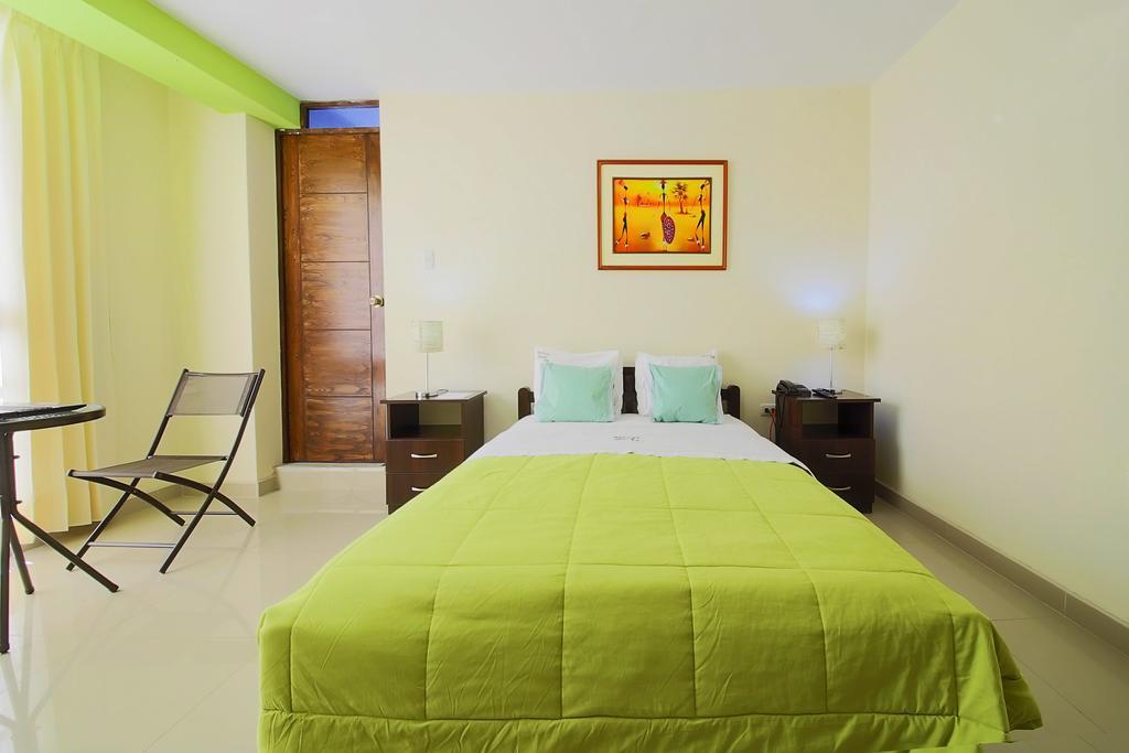 Hostal Florida Чиклайо Екстер'єр фото
