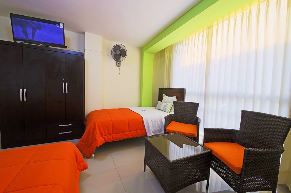 Hostal Florida Чиклайо Екстер'єр фото